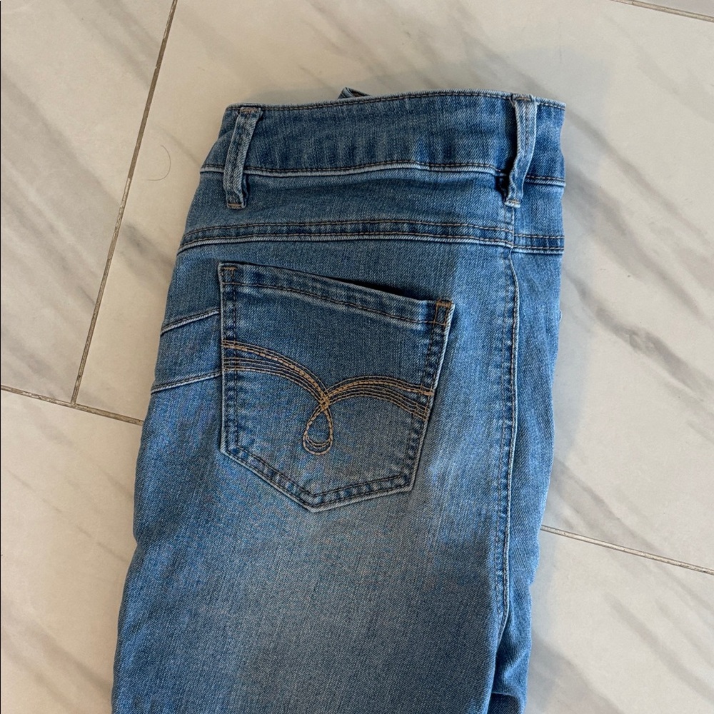 d. jeans Light Blue Denim Jeans. stretches - Picture 2 of 9